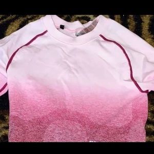 Gymshark Tops - Gymshark ombré crop top Gymshark Tops - Gymshark ombré crop top